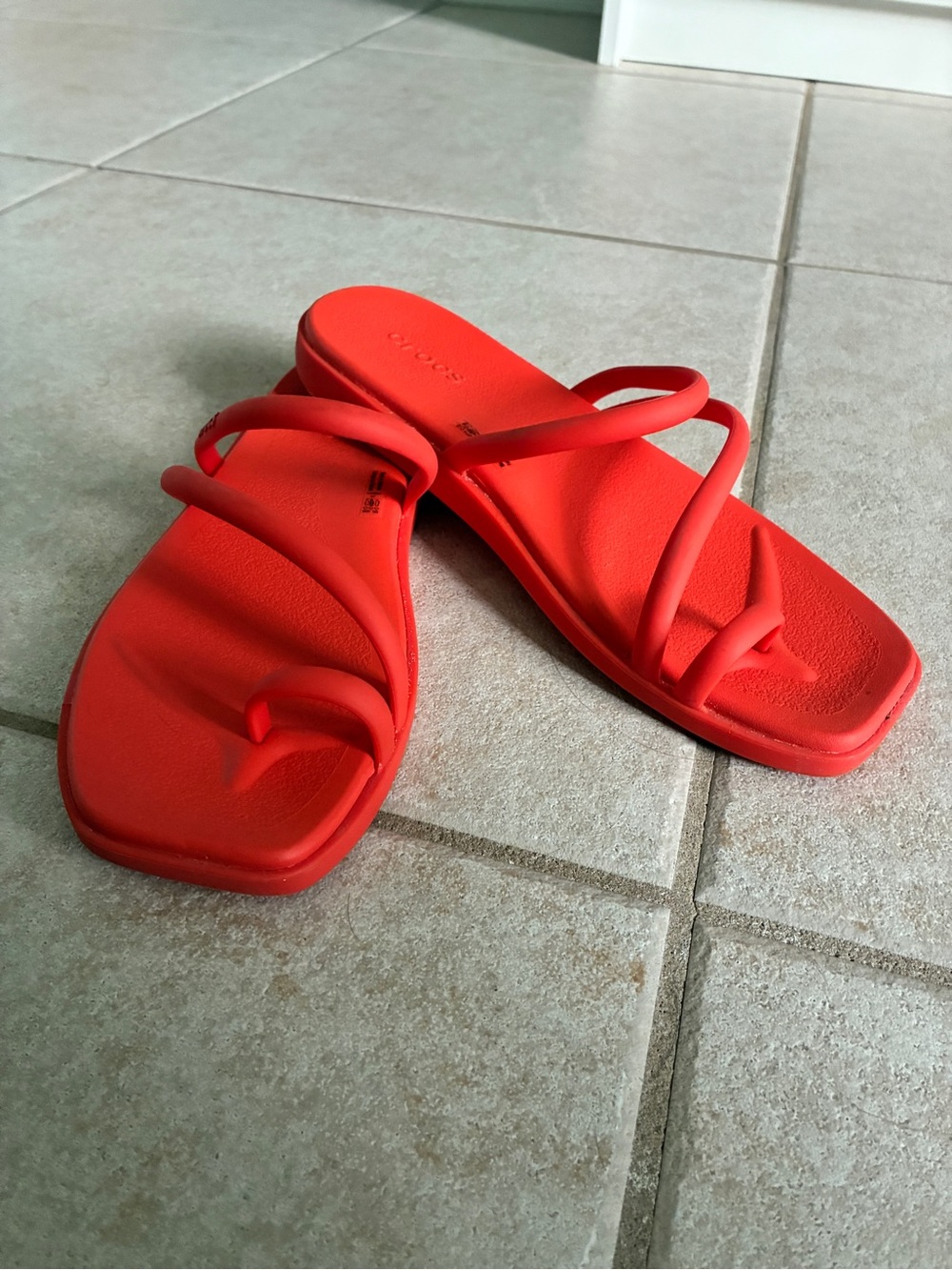 CROCS Women's Bright Red Strappy Square-Toe Slide Sandals